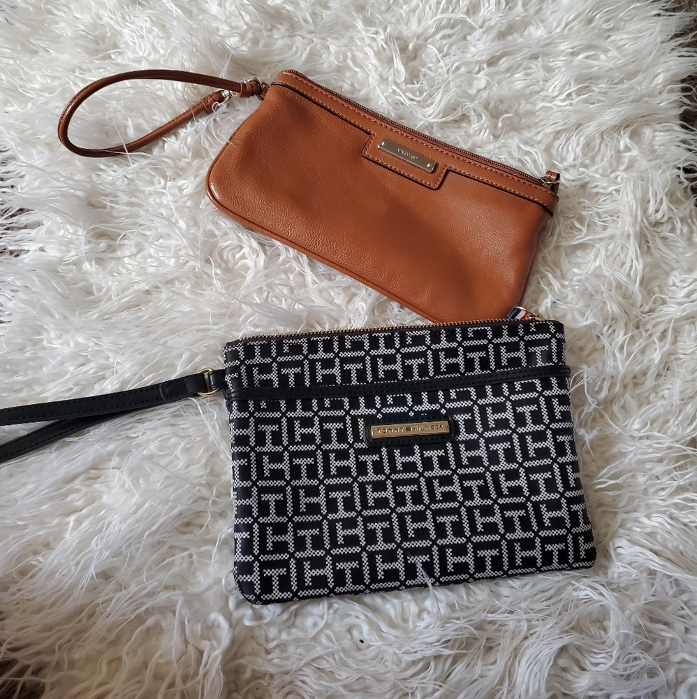 🧡💛bundle 🧡💛wristlet, like new, TOMMY HILFIGER